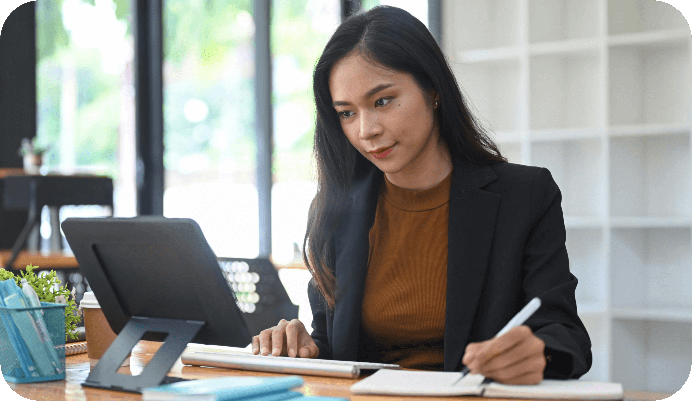 A therapist prepares to answer questions from her clients about psychologist vs. psychiatrist and who to refer the client to